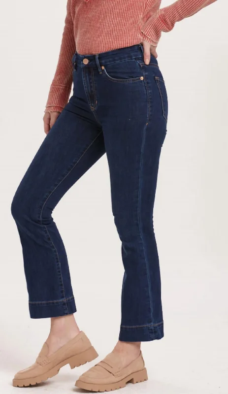 Jeanne In Star Demand Elegant Wide-Leg Jeans