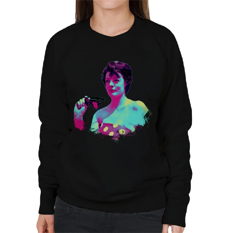 TV Times Maggie Smith Retro Frame Pop Art Stylised Women's Sweatshirt Hoodie with Cropped Fit Short Trendy TV Times Maggie Smith Retro Frame Pop Art Stylised Women's Sweatshirt Hoodie with Cropped Fit Short Trendy