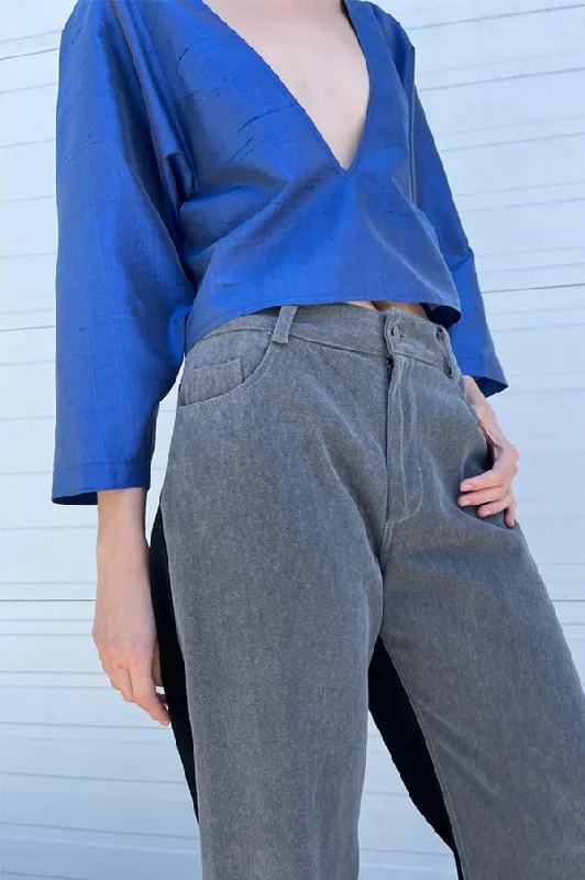 Teresa Blouse in Blue (Sold Out) Classic Minimalist Blouse