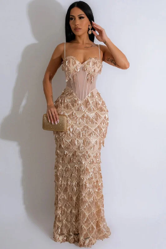 Sparkly Bustier Sleeveless Sheer Drop Waist Fringe Sequin Evening Maxi Dress Fashionable Halter Neck Maxi Dress Sparkly Bustier Sleeveless Sheer Drop Waist Fringe Sequin Evening Maxi Dress Fashionable Halter Neck Maxi Dress